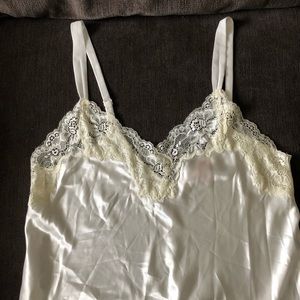 Oscar de la Renta night gown